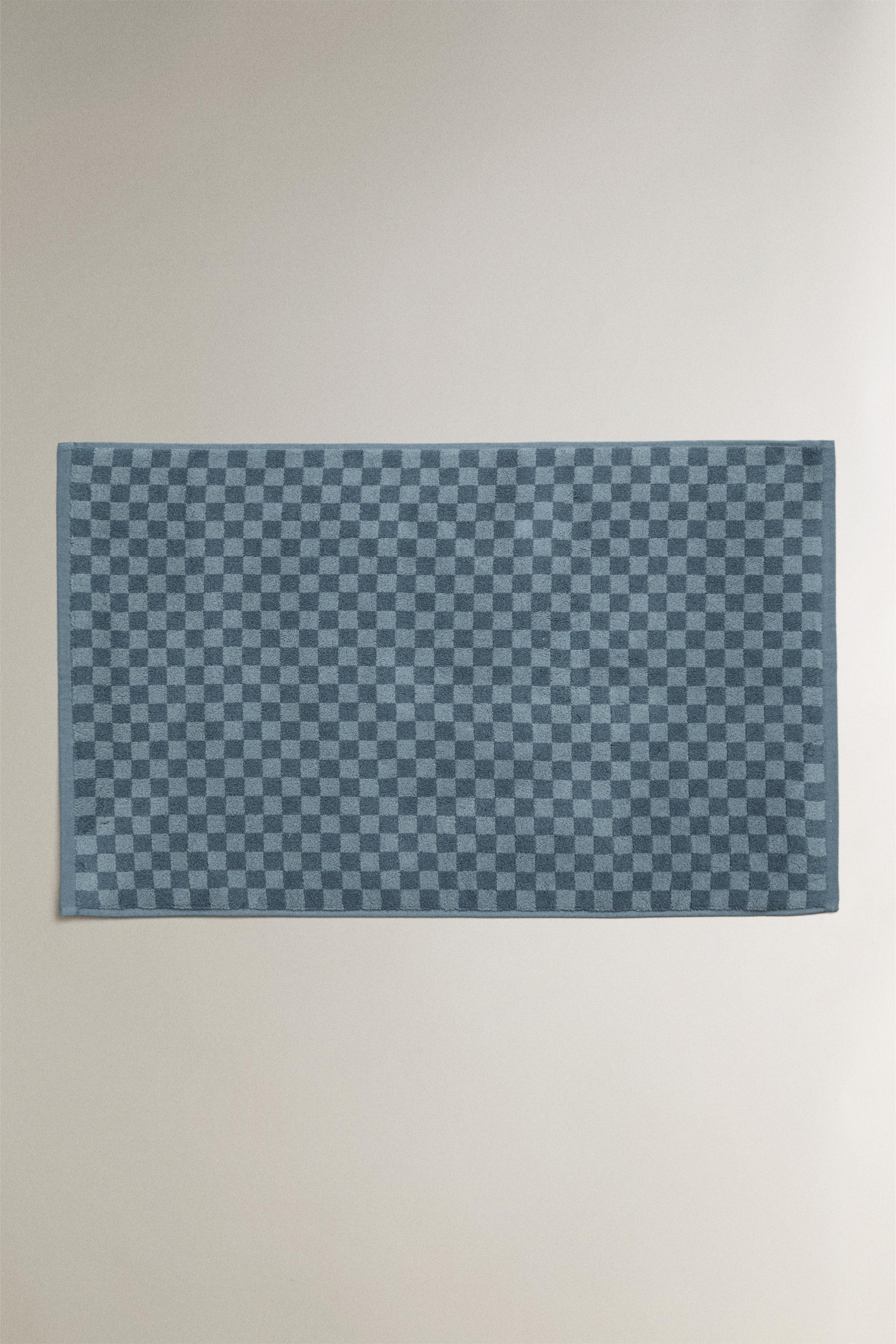 CHECKERBOARD BATH MAT